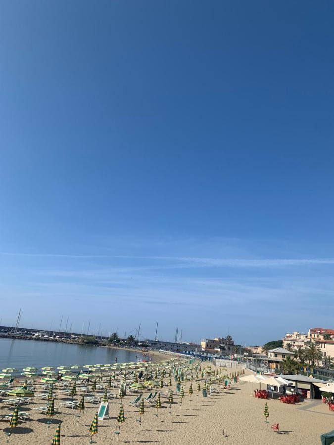 Casa Girasole 1 Apartment Sanremo Luaran gambar