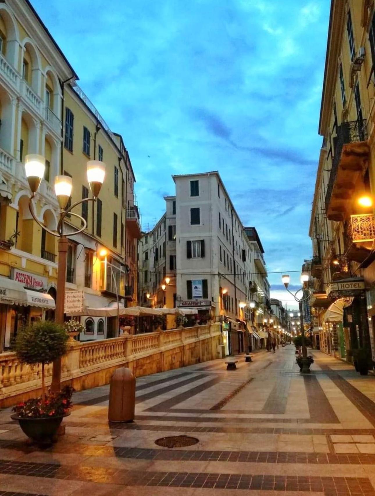 Casa Girasole 1 Apartment Sanremo Luaran gambar