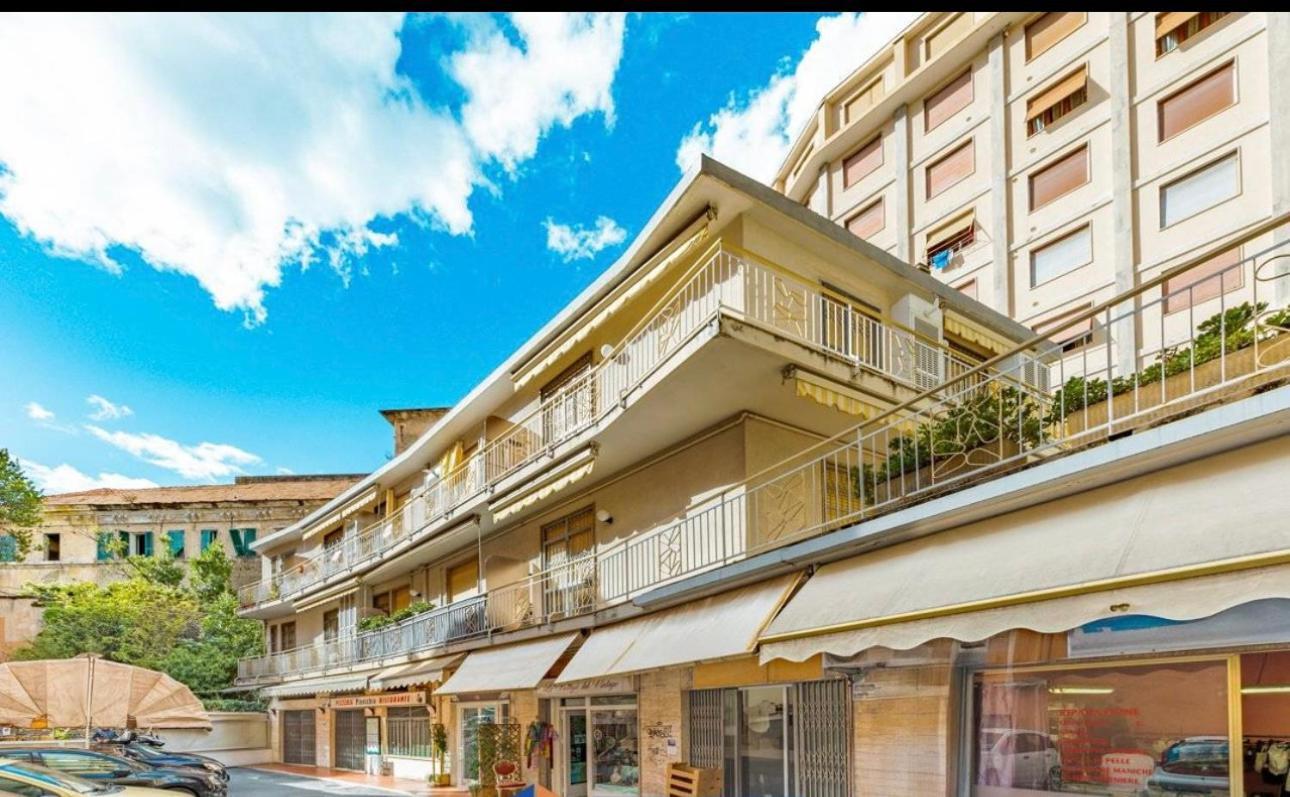 Casa Girasole 1 Apartment Sanremo Luaran gambar
